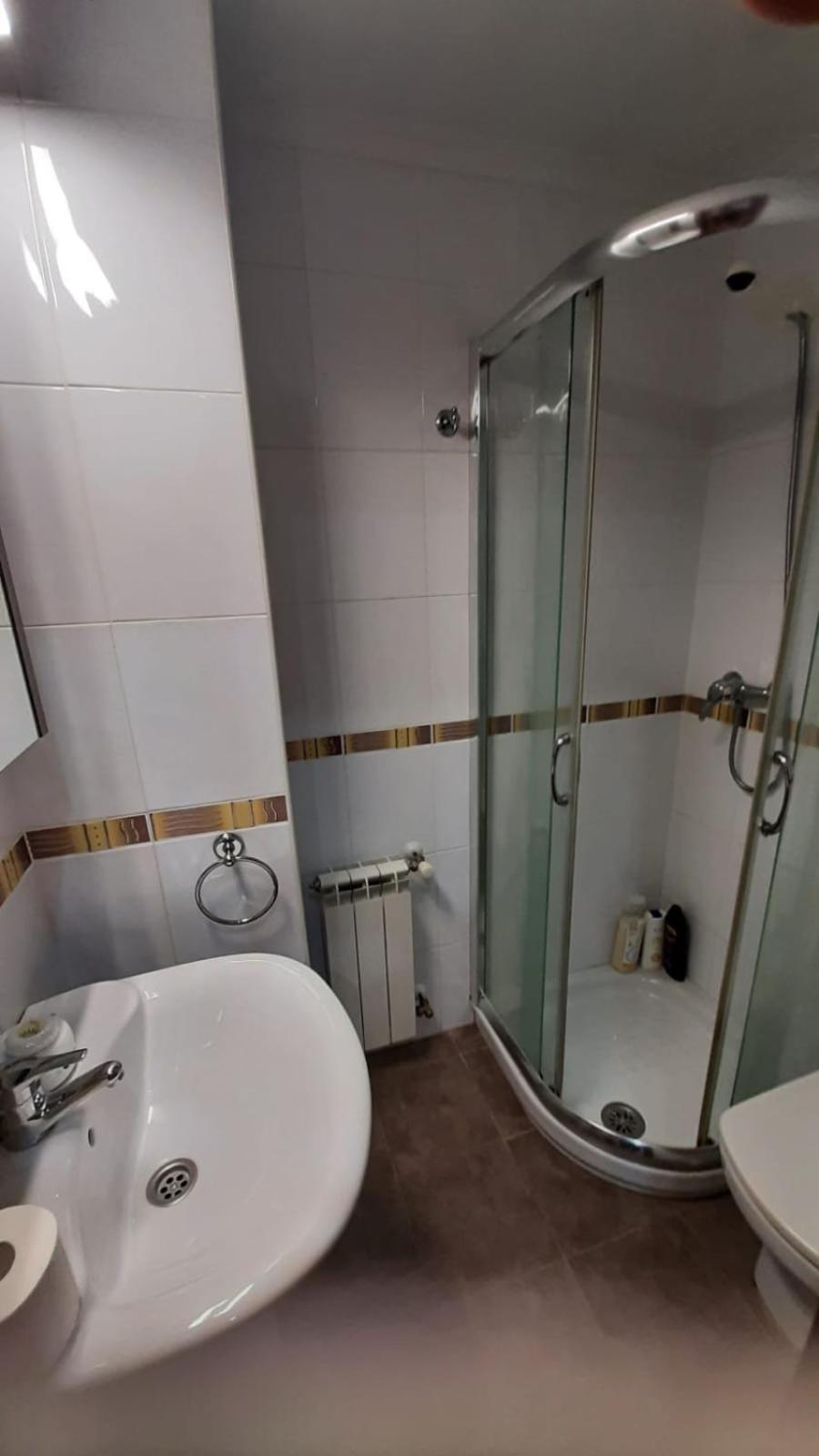 Sar Inn - Garaje Incluido Aviles Bagian luar foto